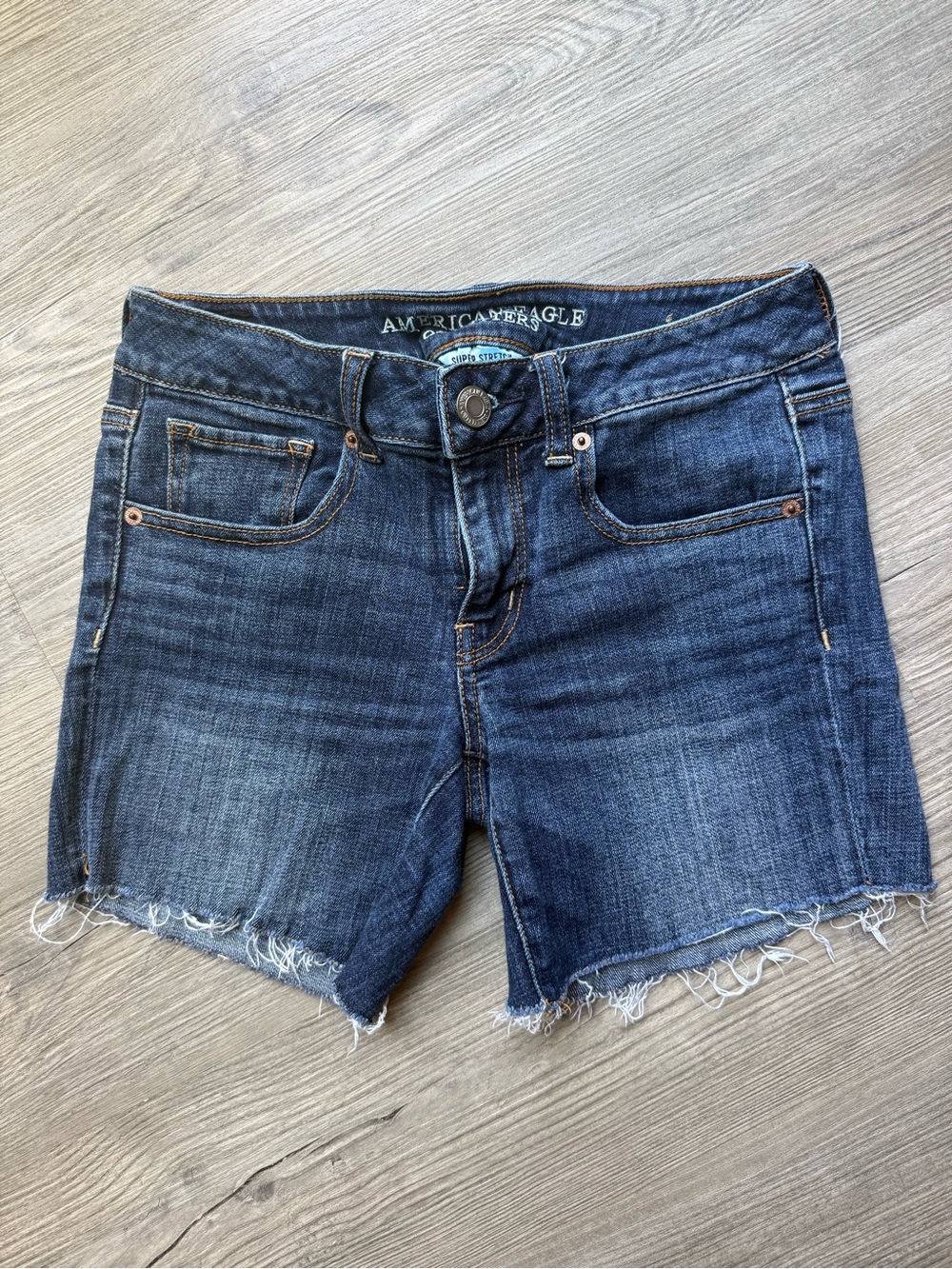 American Eagle Midi Shorts Womens 4 Blue Super Stretch Raw Hem Denim